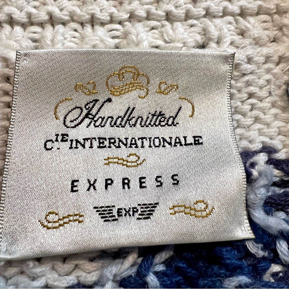 Express vintage coquette White V-Neck Sweater with Floral Pattern - Picture 9 of 13